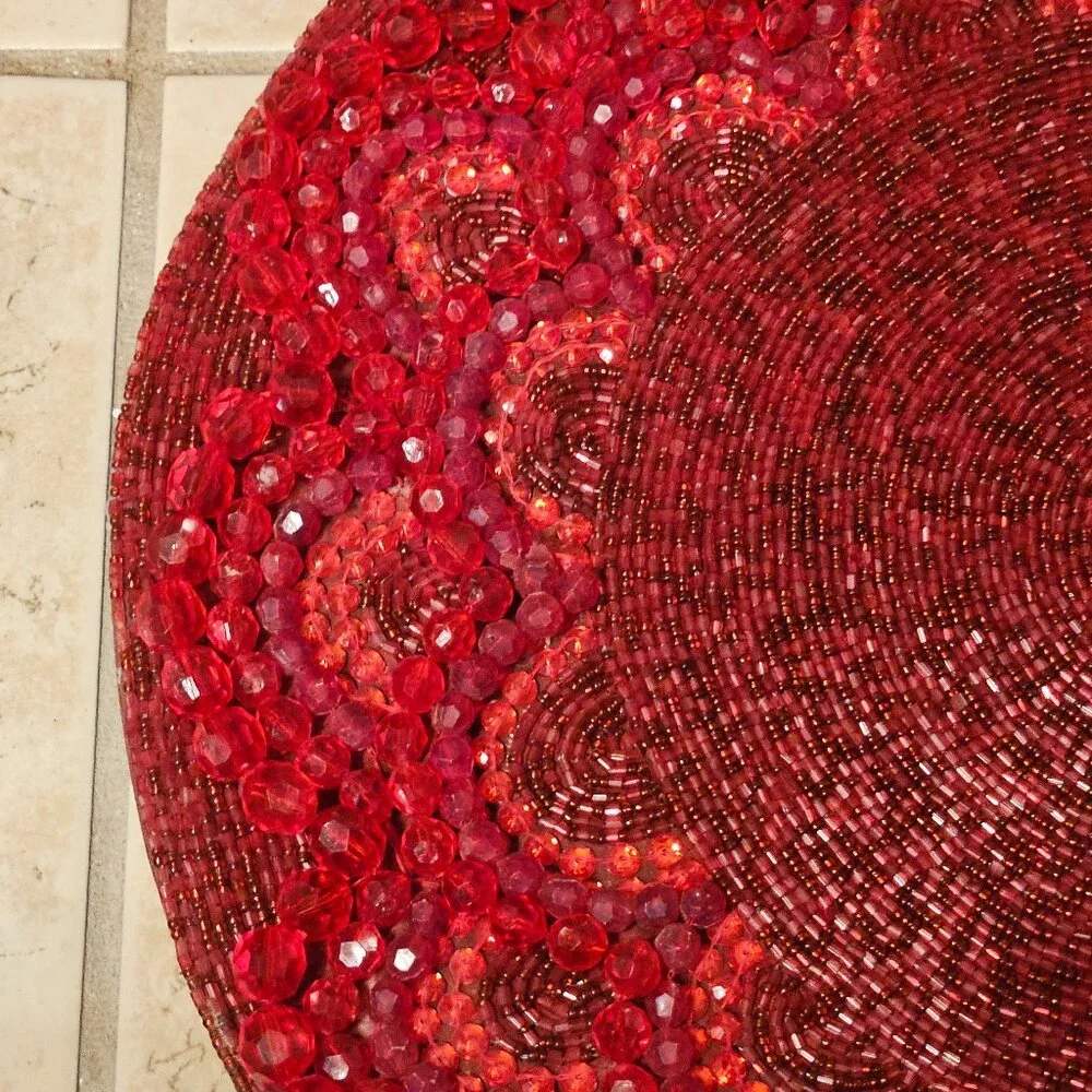 KIM SEYBERT RED SCROLL SCALLOP CHRISTMAS CRYSTAL PLACEMAT CHARGER CENTERPIECE